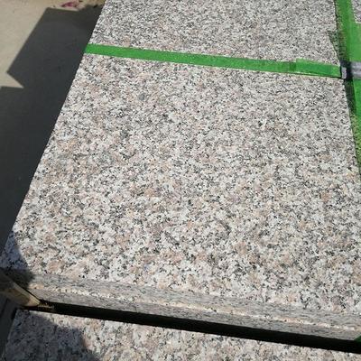 淺灰色石材火燒面 人行道鋪裝的美學(xué)與實(shí)用選擇